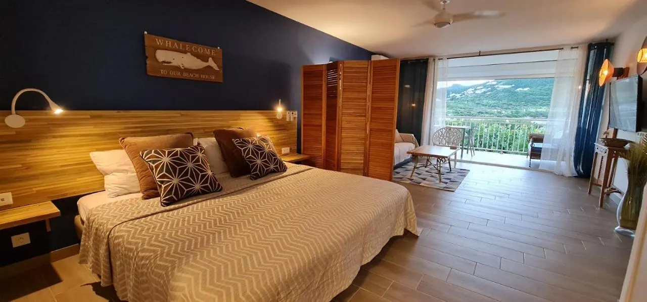 Charm And Sea, Large Studio Designed By Architect Cul de Sac Apartment